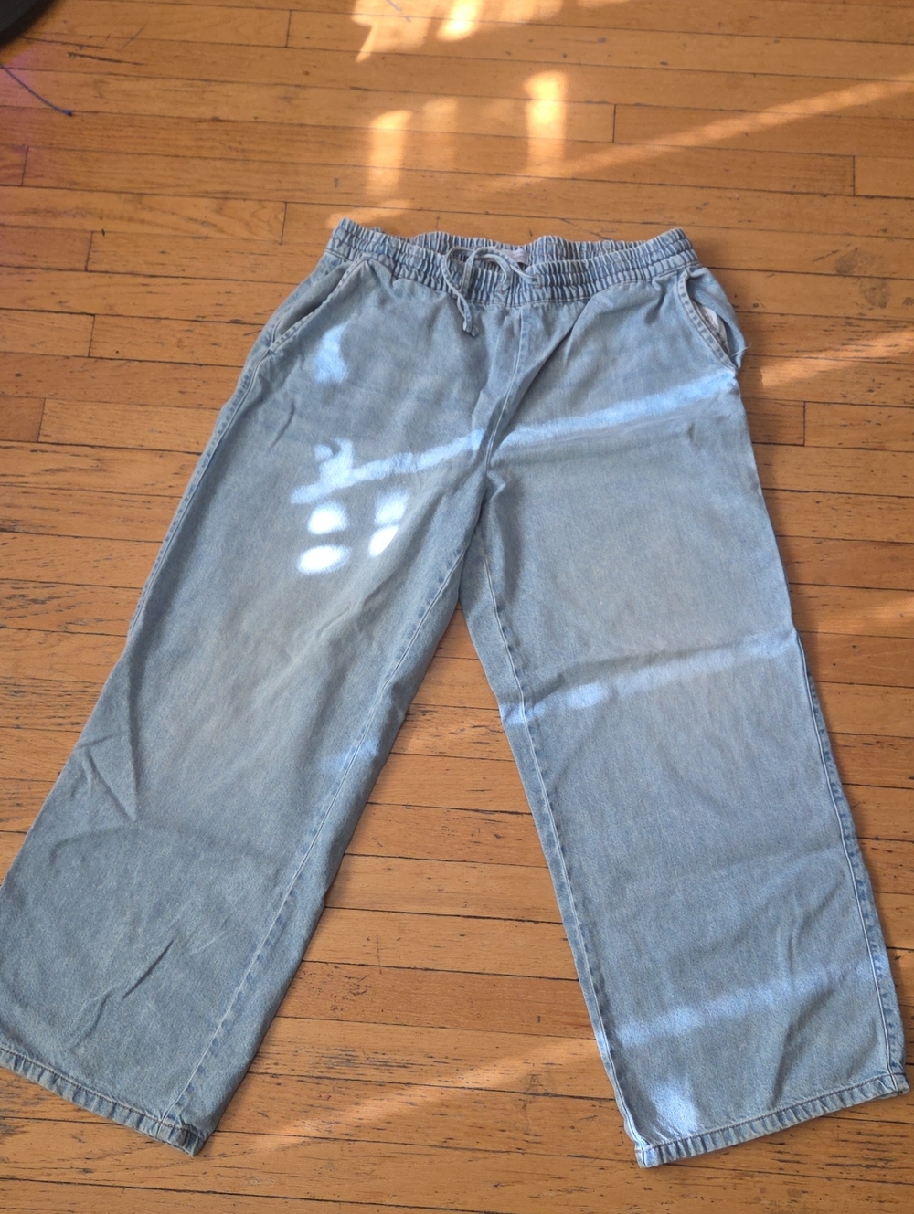 Denim&Co Light Blue Relaxed Elastic-Waist Jeans